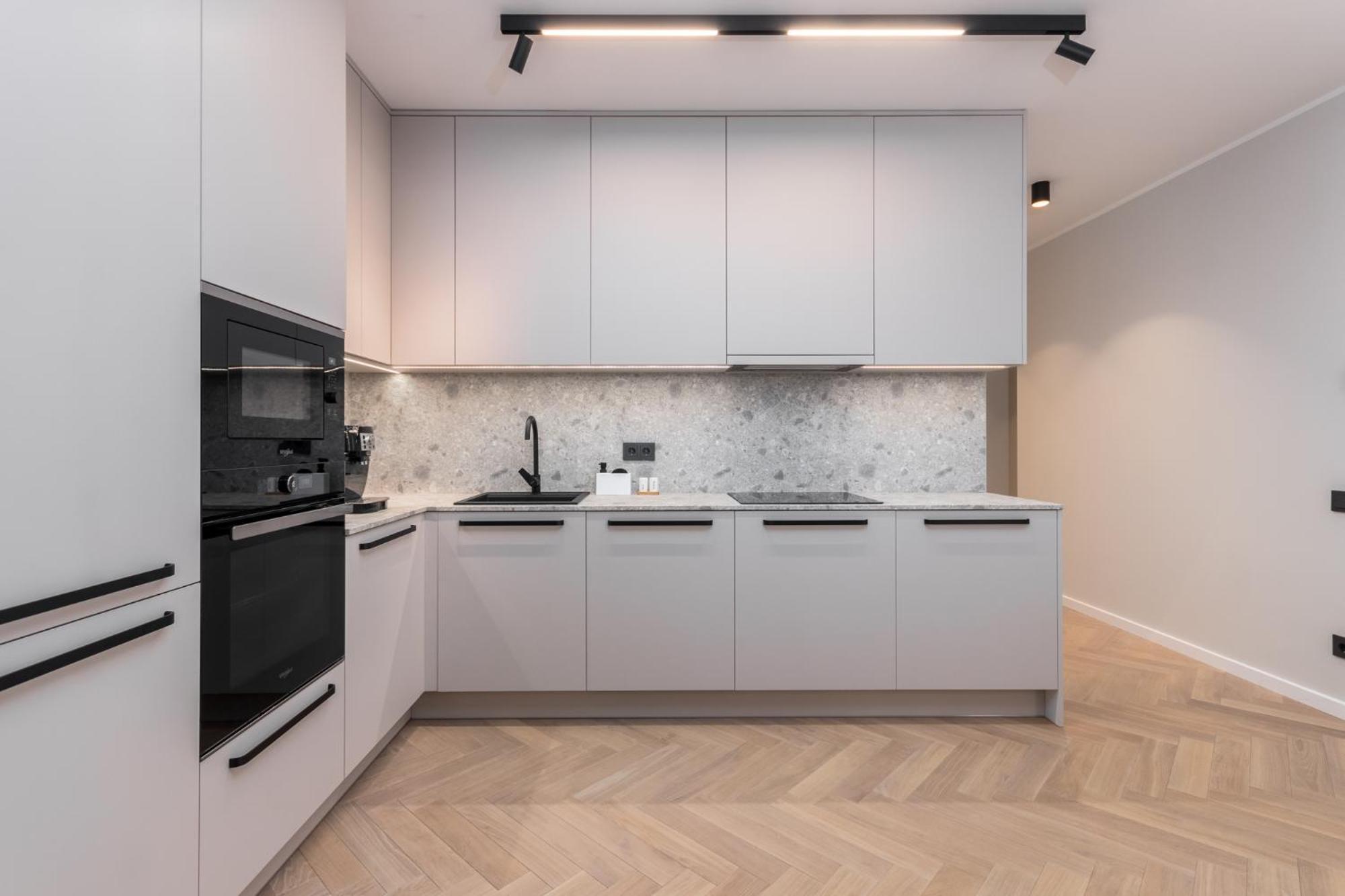 Terrific First-class In Town Center Apartament