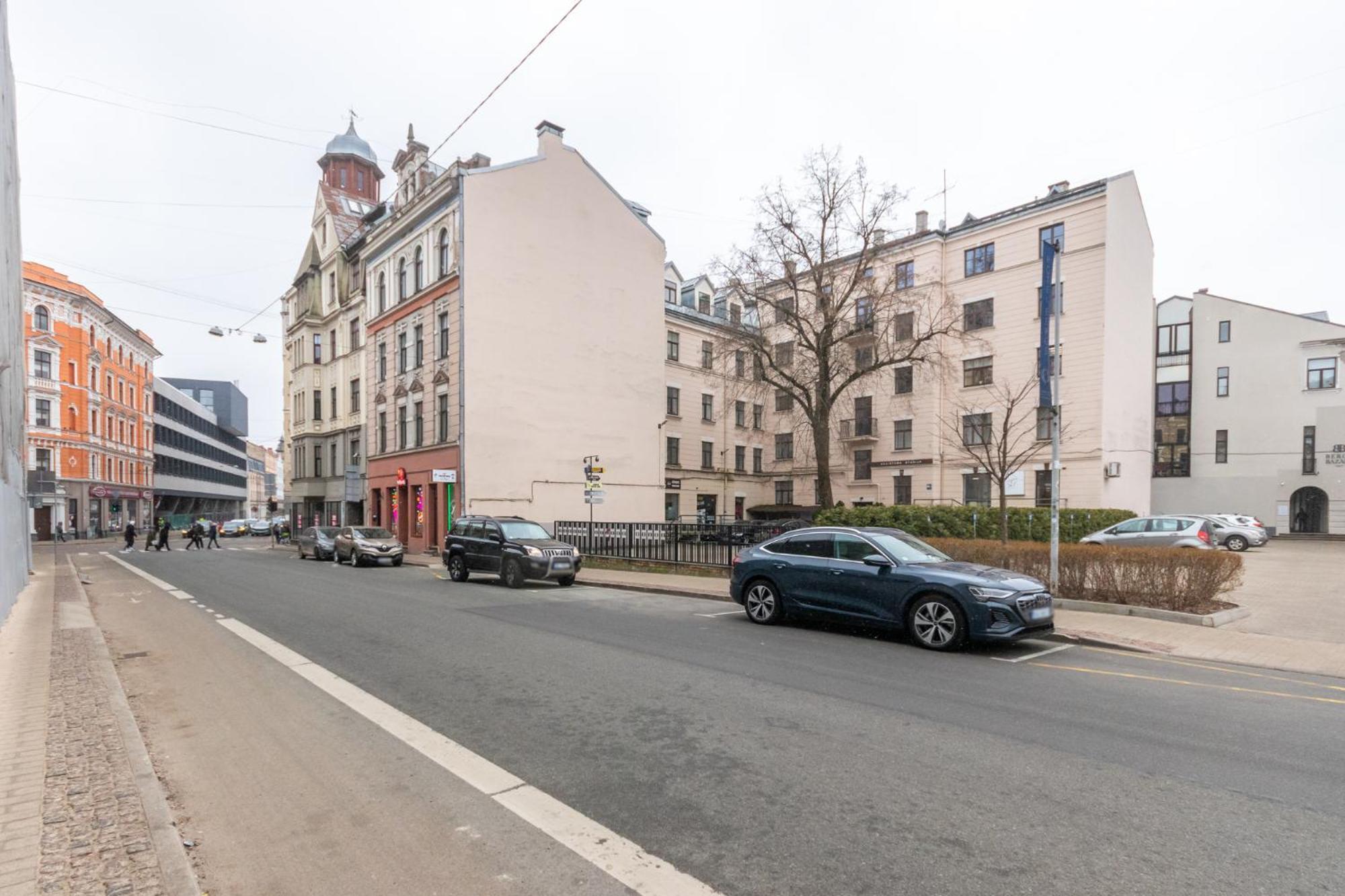 Terrific First-class In Town Center Apartament *