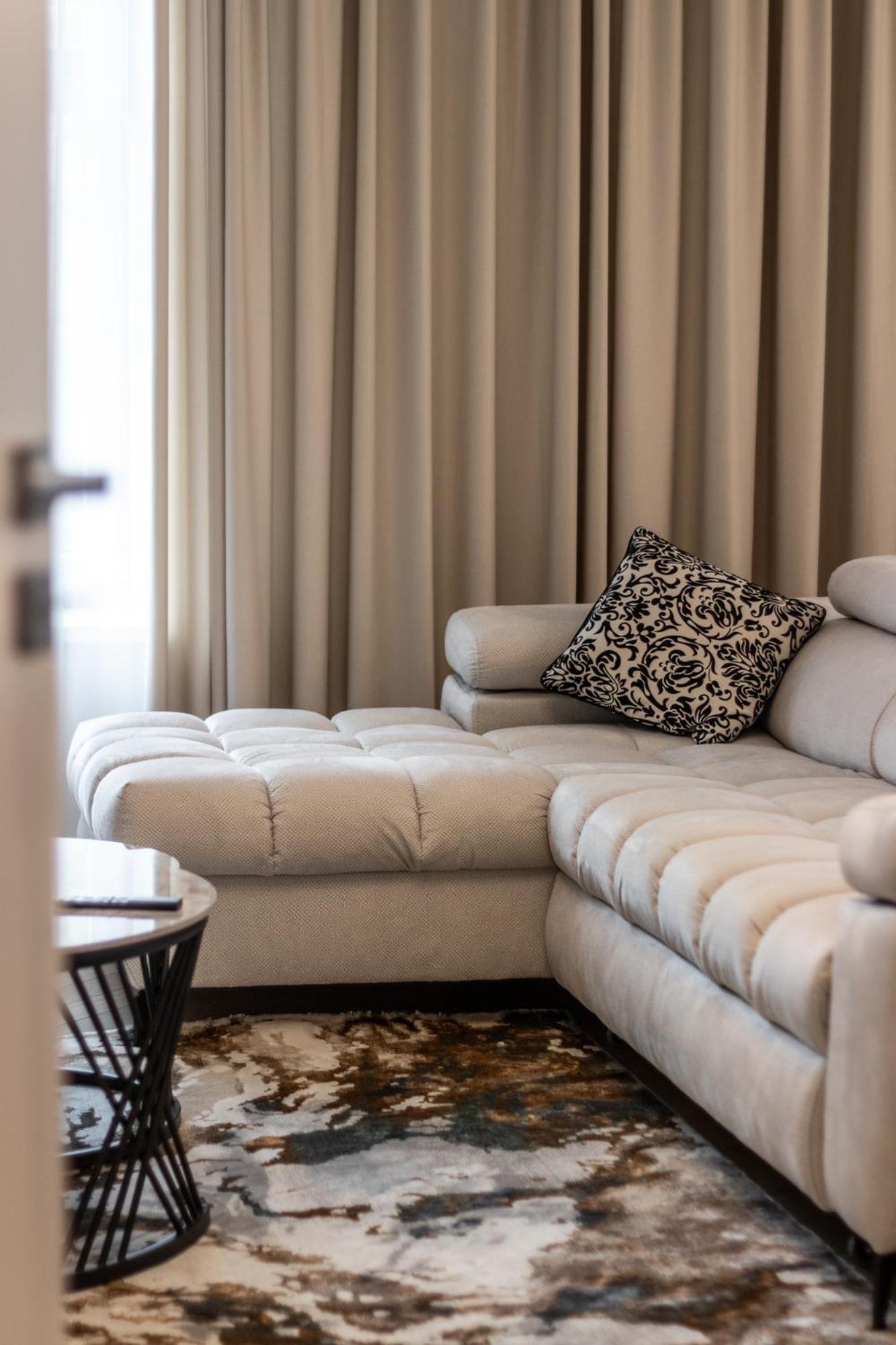 Terrific First-class In Town Center Апартамент